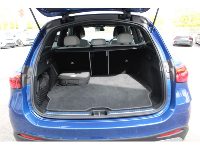 Mercedes-Benz GLC-Class 2025