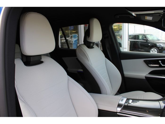 Mercedes-Benz GLC-Class 2025
