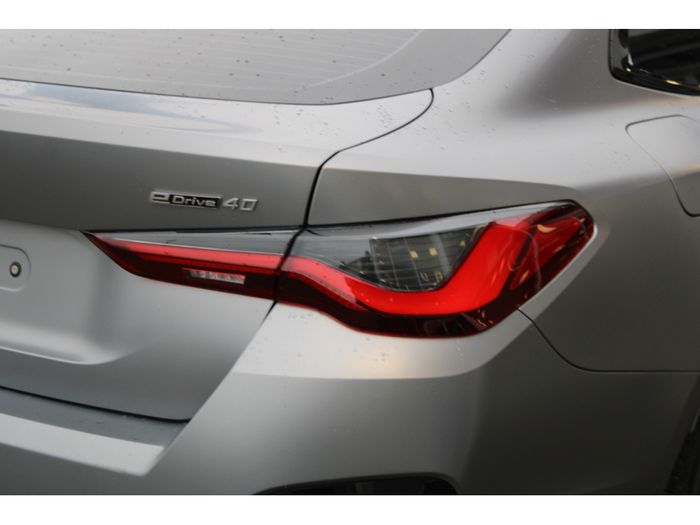 BMW i4 2025
