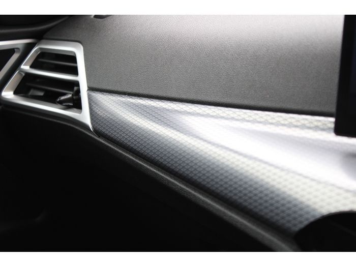BMW i4 2025