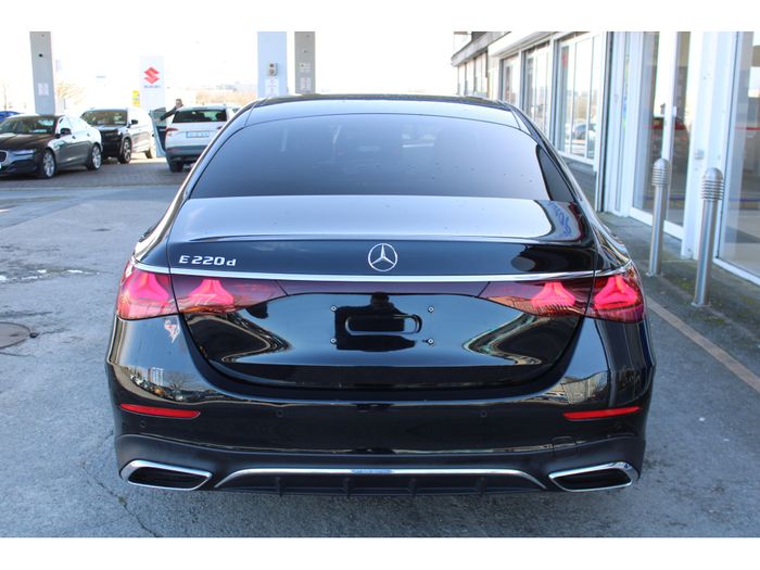 Mercedes-Benz E-Class 2024