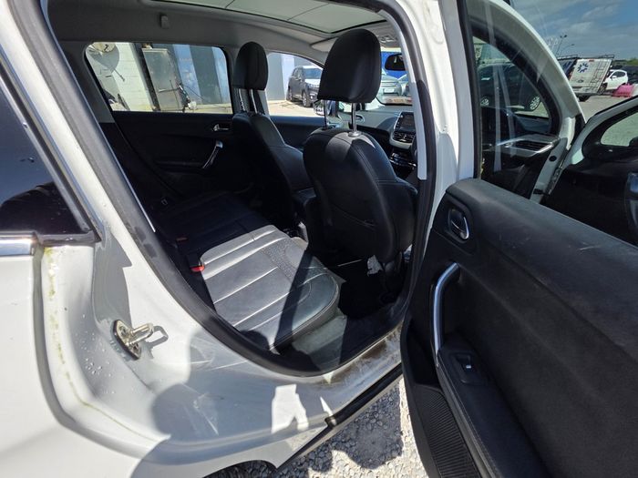 Peugeot 2008 2014