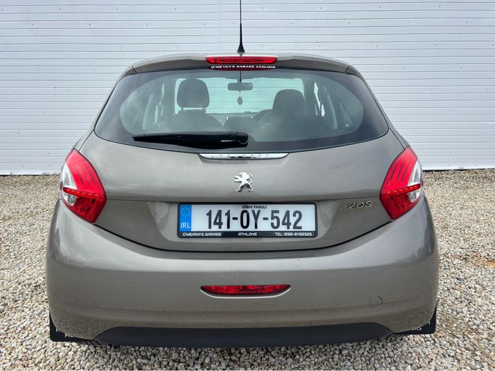 Peugeot 208 2014
