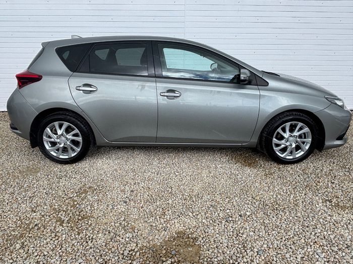 Toyota Auris 2016