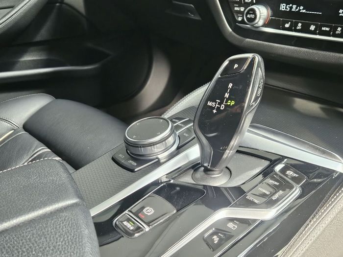 BMW 5 Series 2021