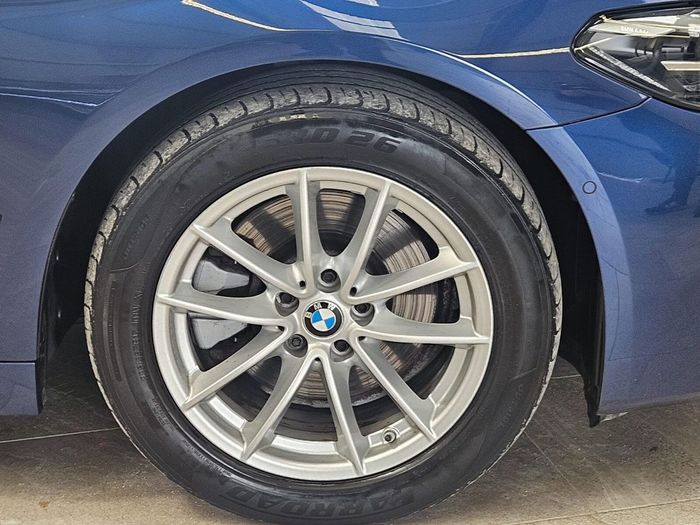 BMW 5 Series 2023