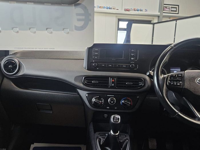 Hyundai i10 2021