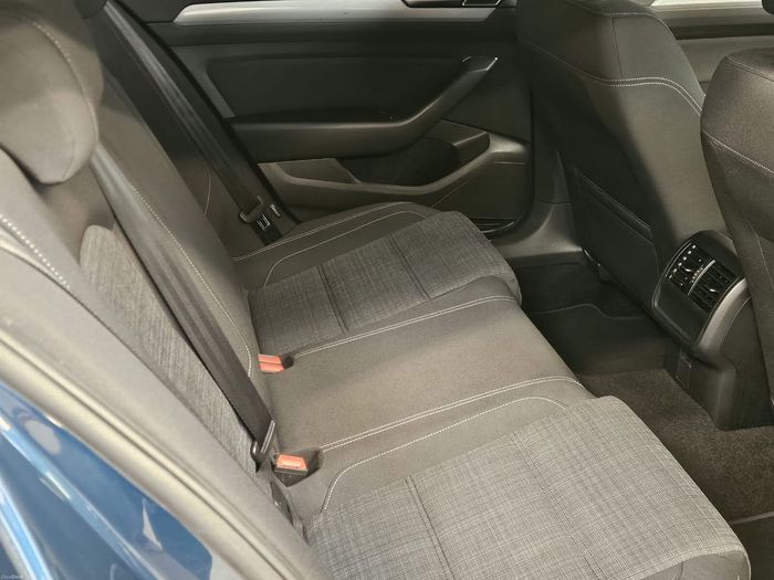 Volkswagen Passat 2022