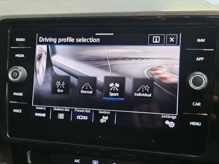 Volkswagen Passat 2022