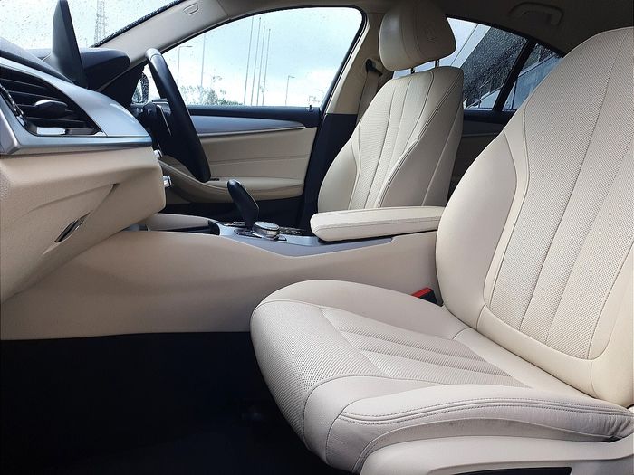 BMW 5 Series 2023