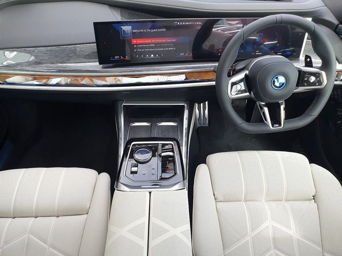 BMW 7 Series 2025