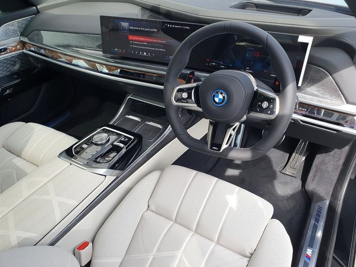 BMW 7 Series 2025