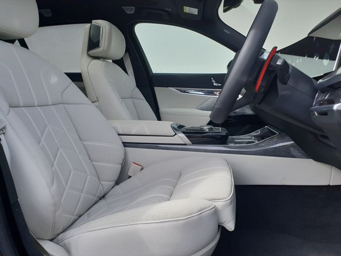 BMW 7 Series 2025