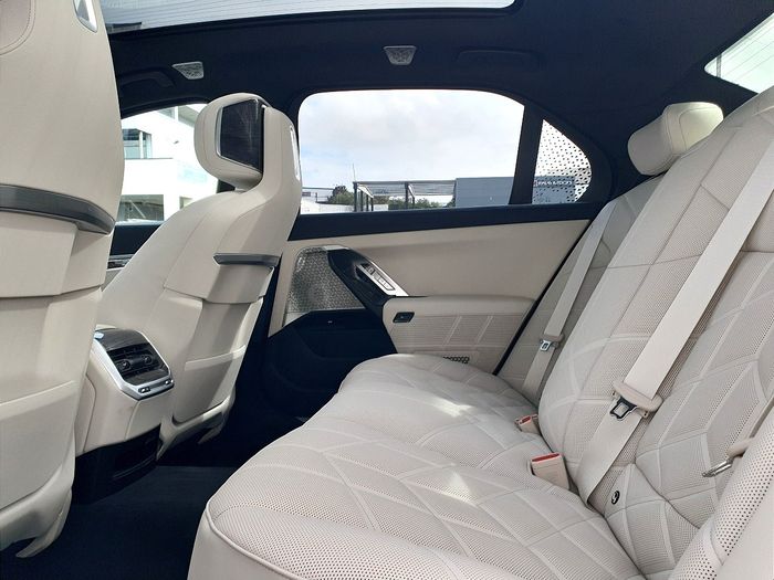 BMW 7 Series 2025