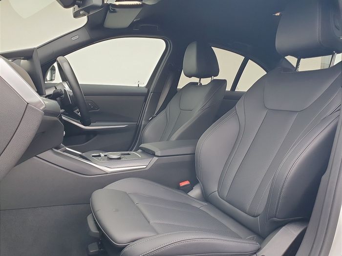 BMW 3 Series 2025