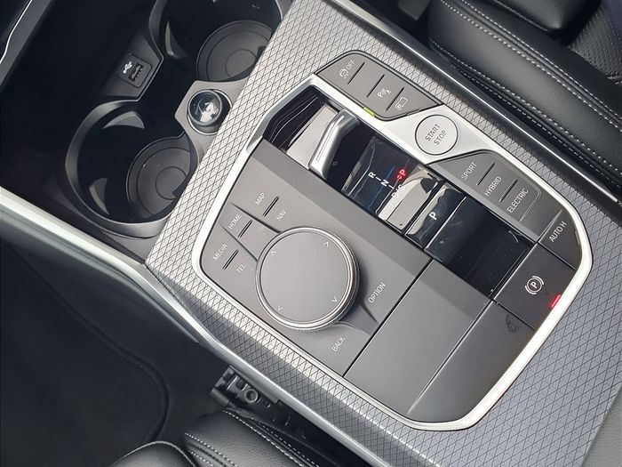 BMW 3 Series 2025