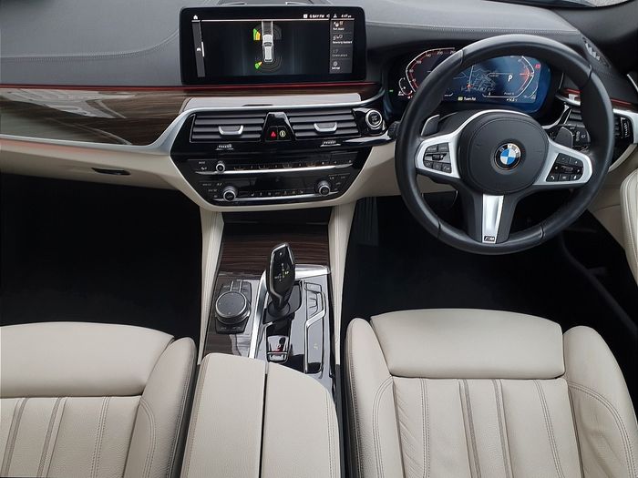 BMW 5 Series 2023