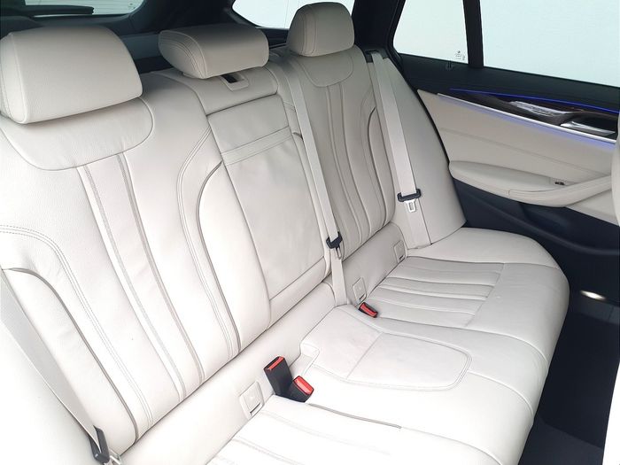 BMW 5 Series 2023