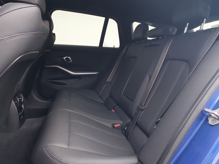 BMW 3 Series 2025
