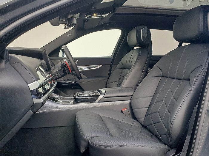 BMW 7 Series 2025