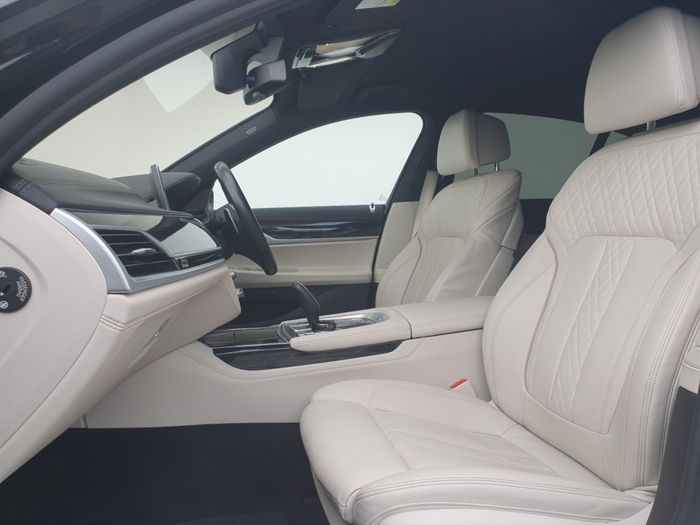 BMW 7 Series 2021