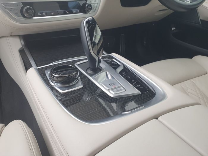 BMW 7 Series 2021