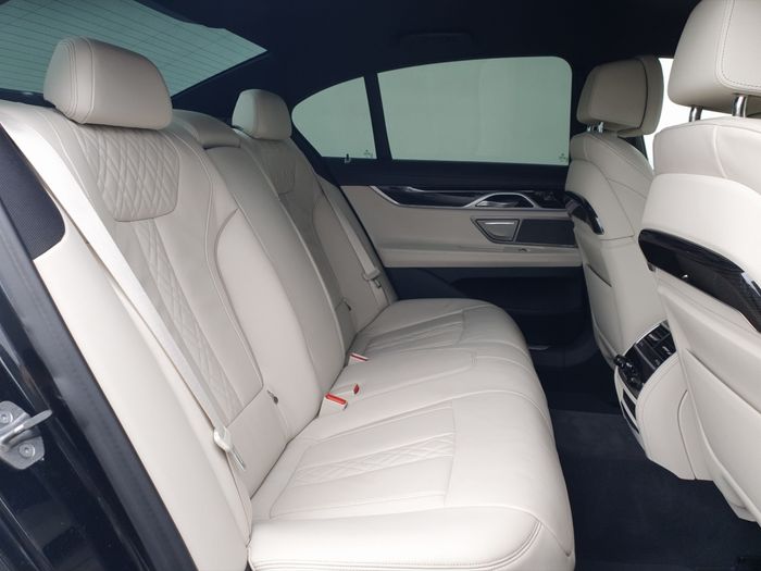 BMW 7 Series 2021