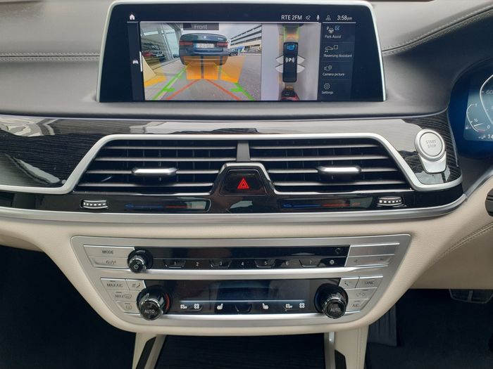 BMW 7 Series 2021