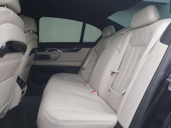 BMW 7 Series 2021