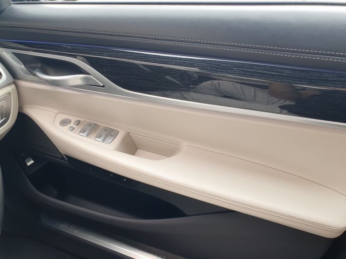 BMW 7 Series 2021