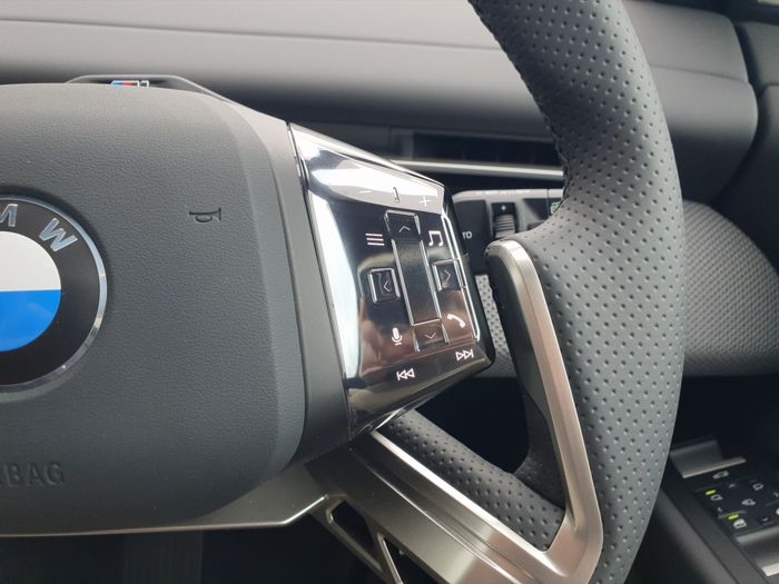 BMW iX3 2026