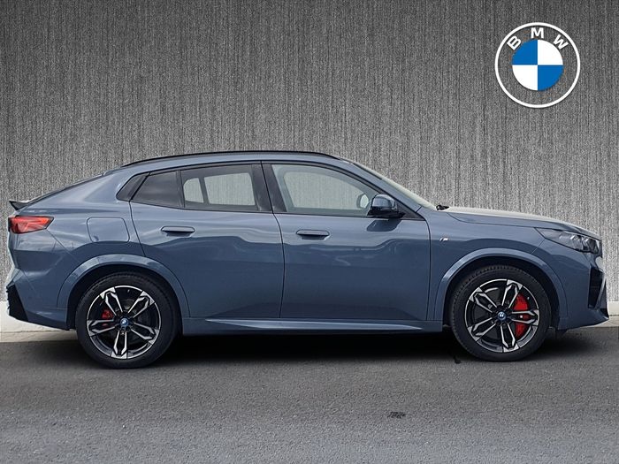 BMW iX2 2025