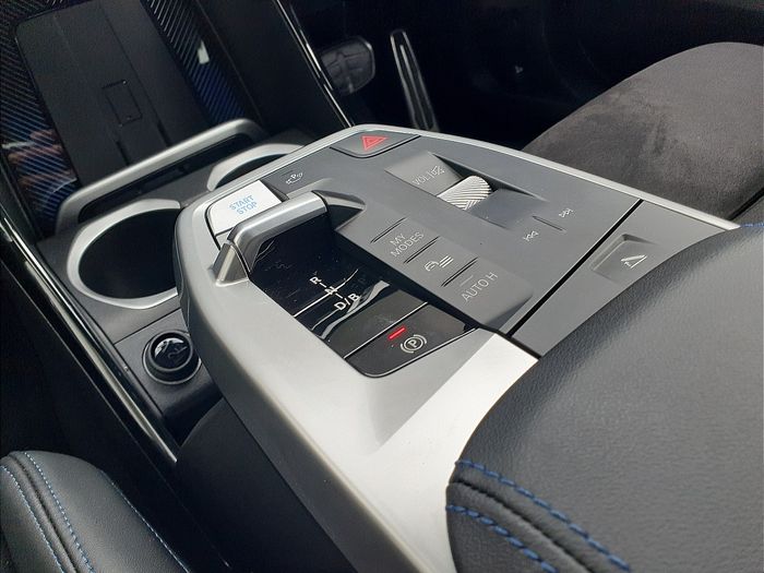BMW iX2 2025