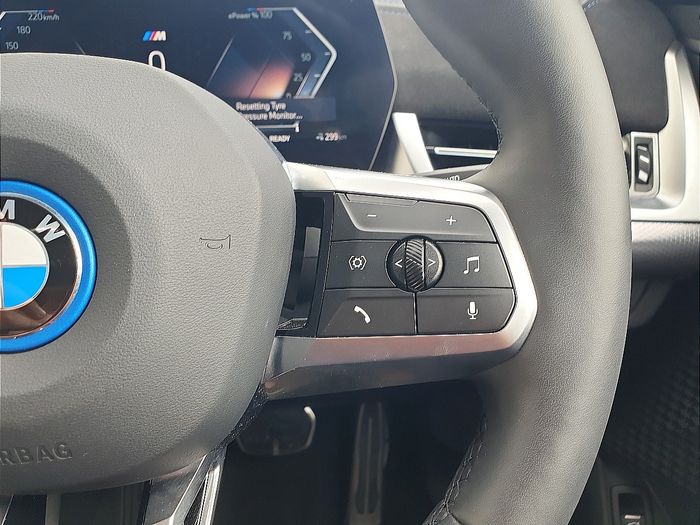 BMW iX2 2025