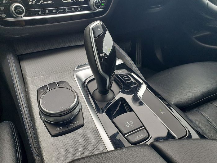 BMW 5 Series 2019