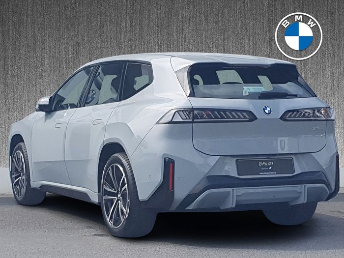 BMW iX3 2026