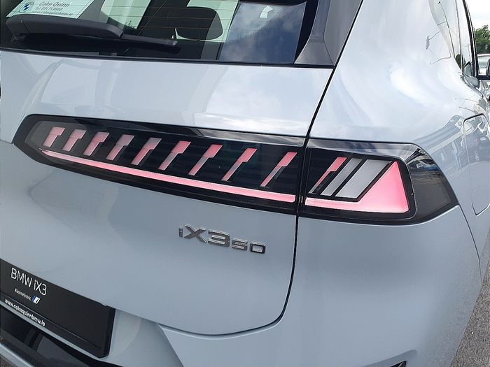 BMW iX3 2026