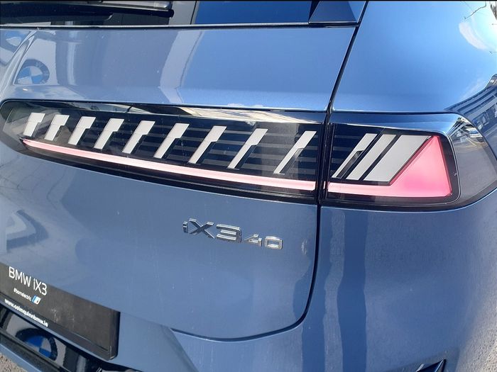 BMW iX3 2026