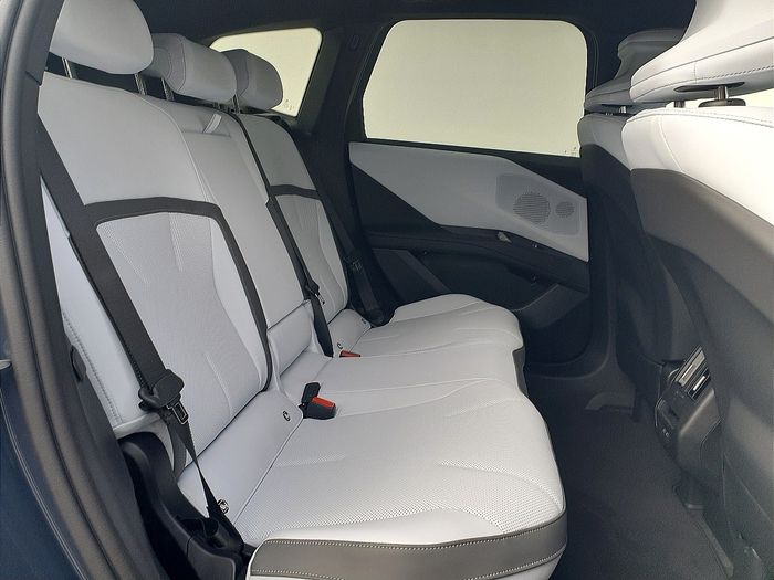 BMW iX3 2026