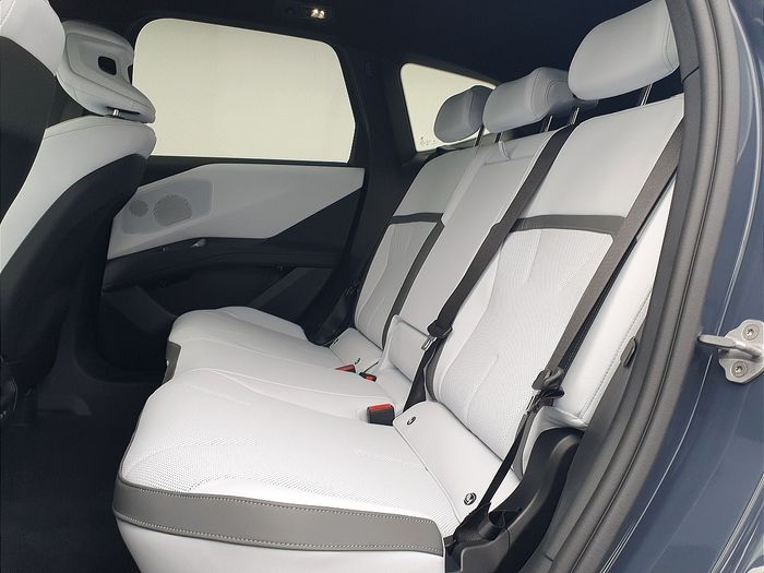 BMW iX3 2026