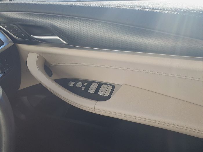 BMW iX3 2023
