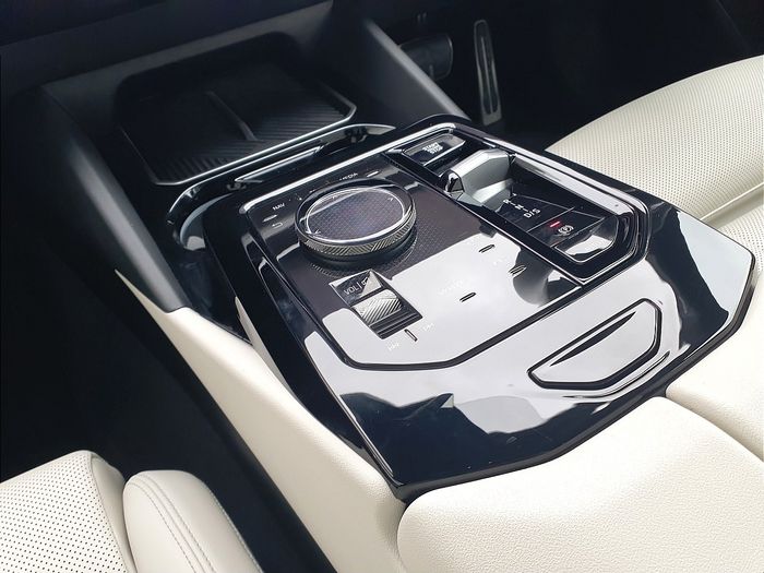 BMW 5 Series 2024