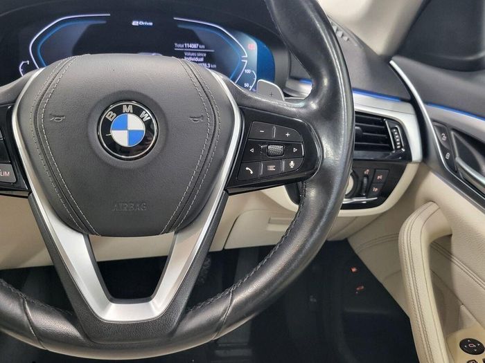 BMW 5 Series 2021