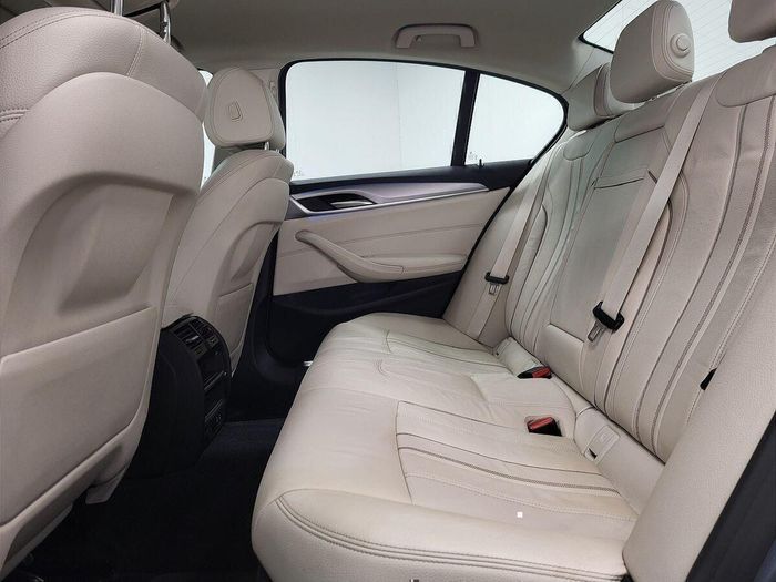 BMW 5 Series 2021