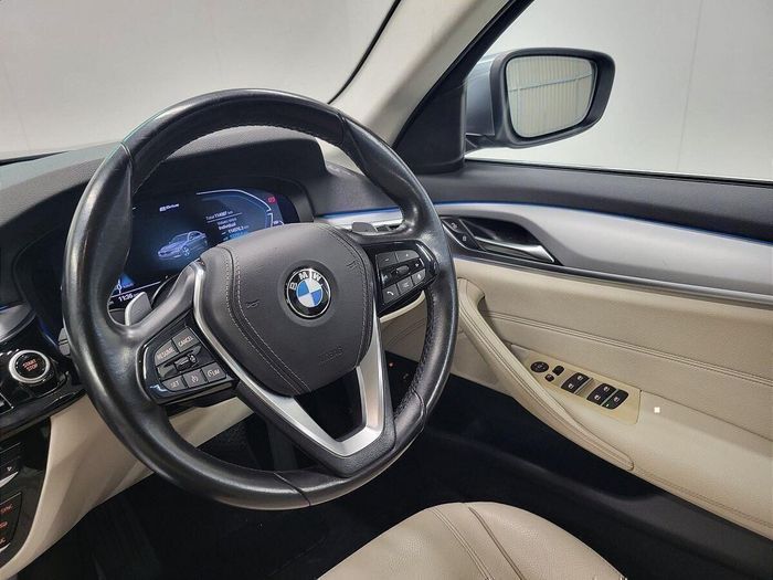 BMW 5 Series 2021
