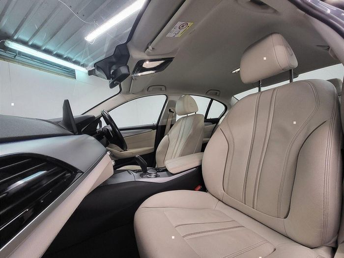 BMW 5 Series 2021