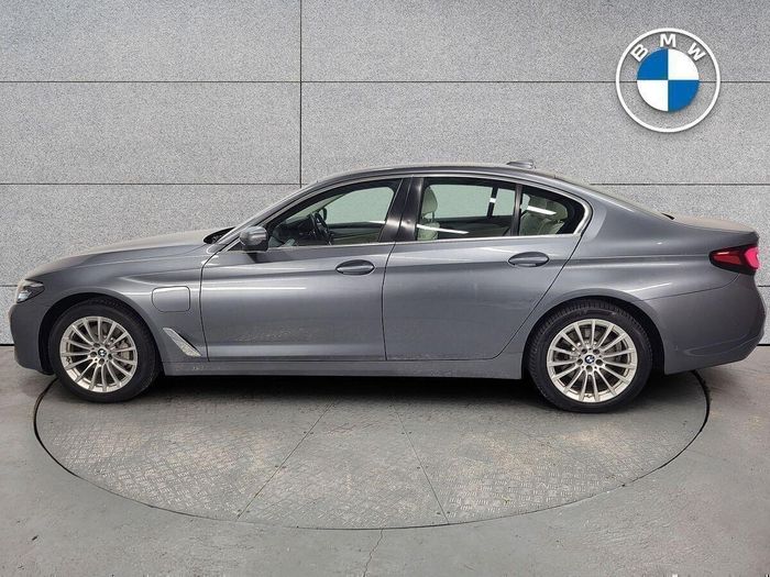 BMW 5 Series 2021