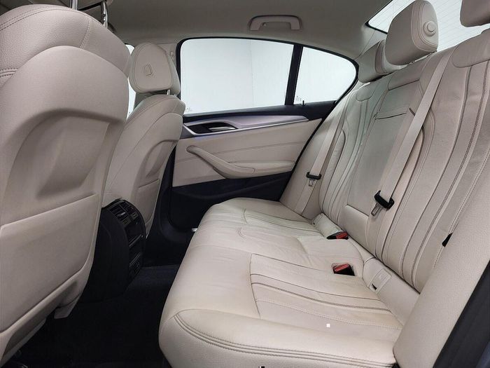 BMW 5 Series 2021