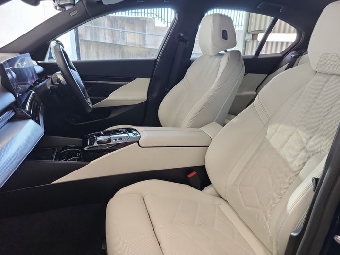 BMW 5 Series 2024