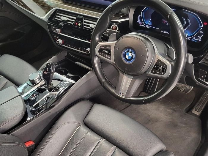 BMW 5 Series 2023
